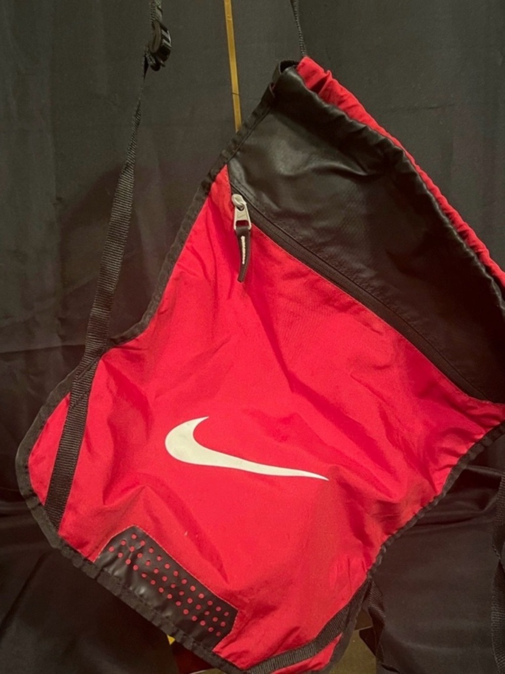 Nike Brasilia Training Gymsack Drawstring Red and Black with White Swoosh - Picture 2 of 12